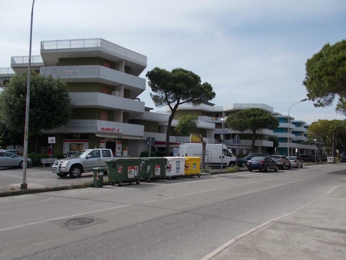 Condominio Moschettieri Trilocale Bibione Exterior foto
